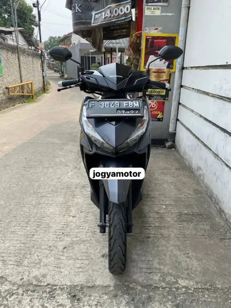 1 - Honda Vario 125 CBS Tahun 2017
