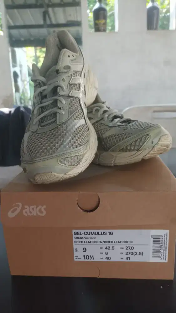 Sepatu Asics like new