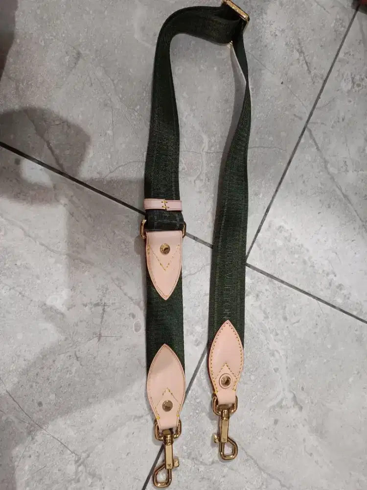 Tali Strap Tas Louis V Green