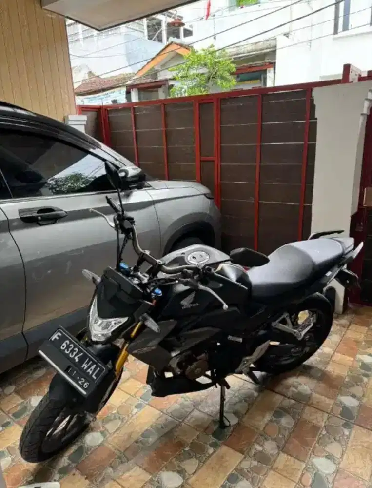 Honda CB150R LIKE NEW