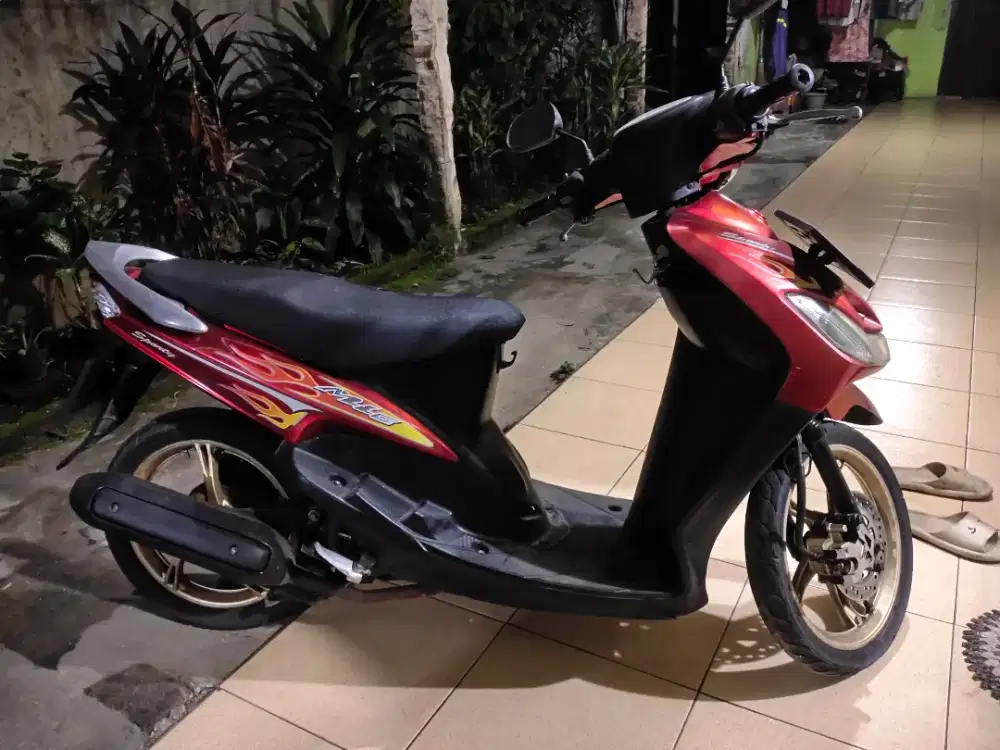 YAMAHA MIO TAHUN 2010 WARNA MERAH