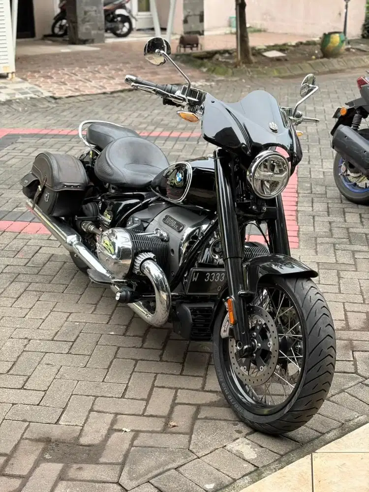BMW R 18 First Edition modified