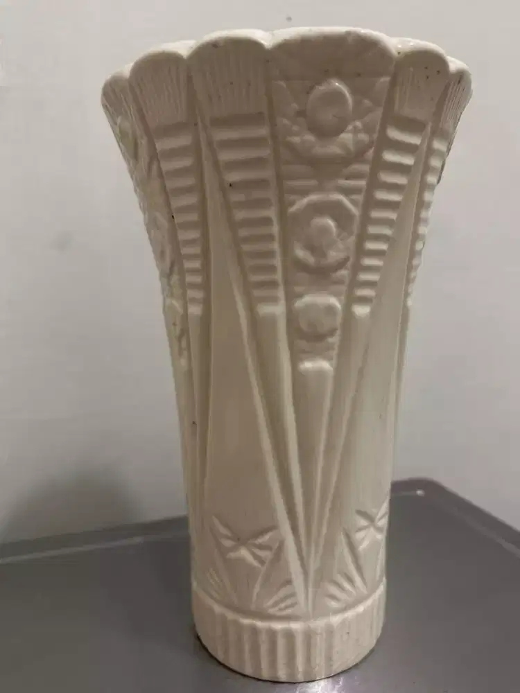 Art Deco Vintage Vase Tahun 1900-2000an awal