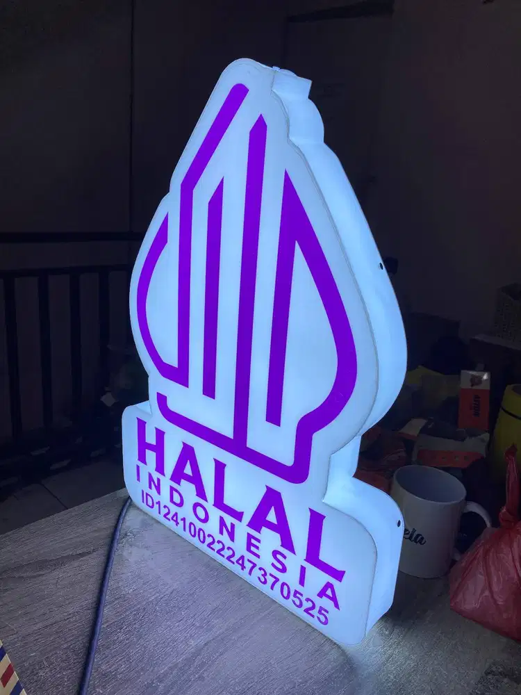 Neon box halal ukuran 50