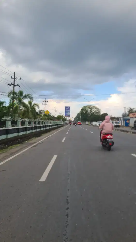 Jasa besimpun atawa kurir freelance