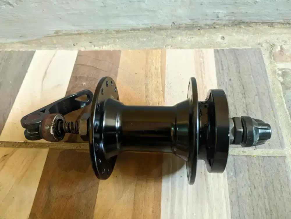 Hub depan MTB 32 hole