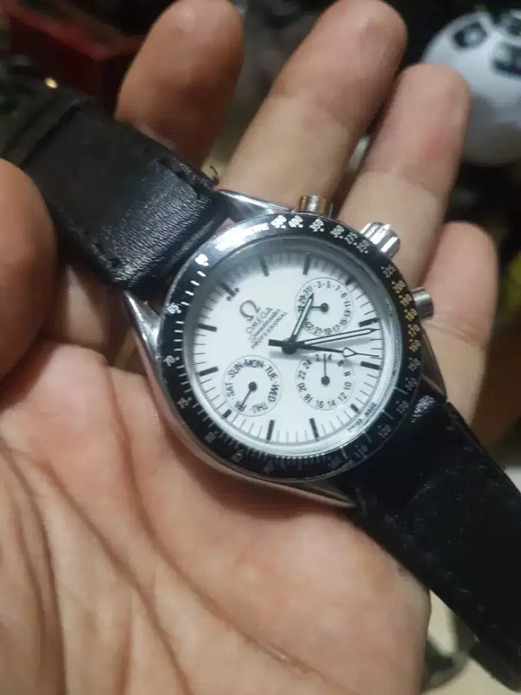 Jam omega metik