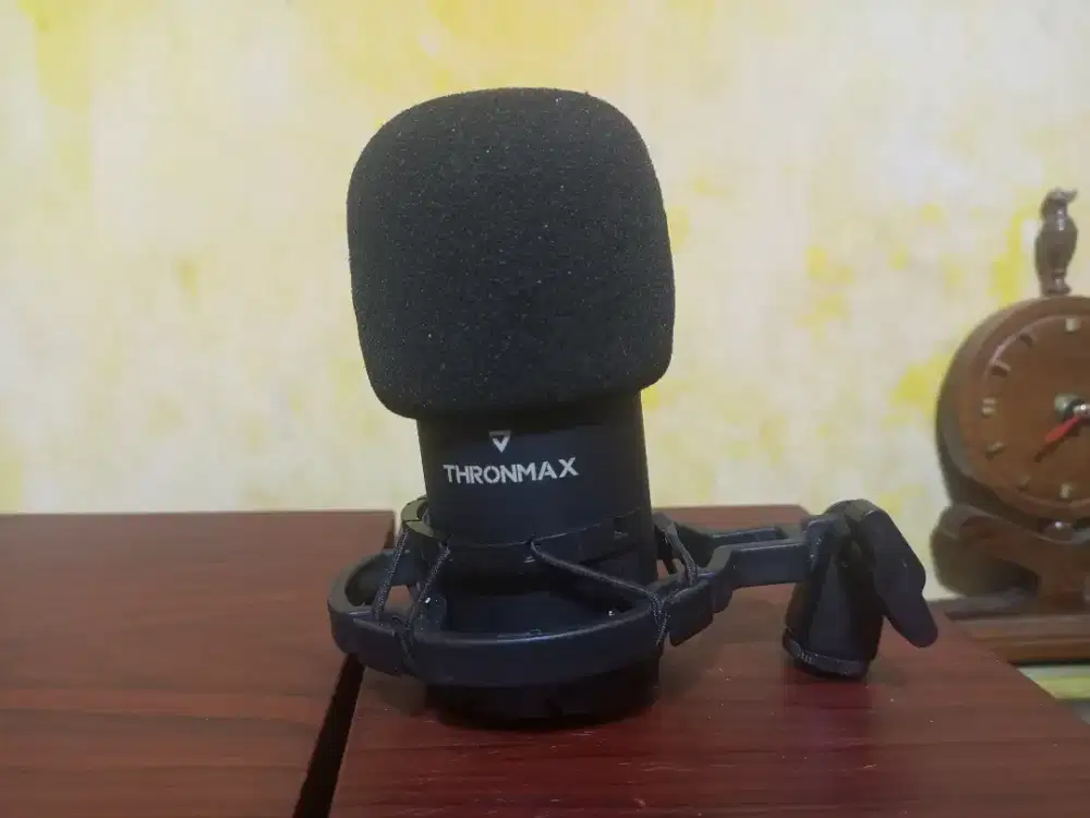 Mic live thronmax