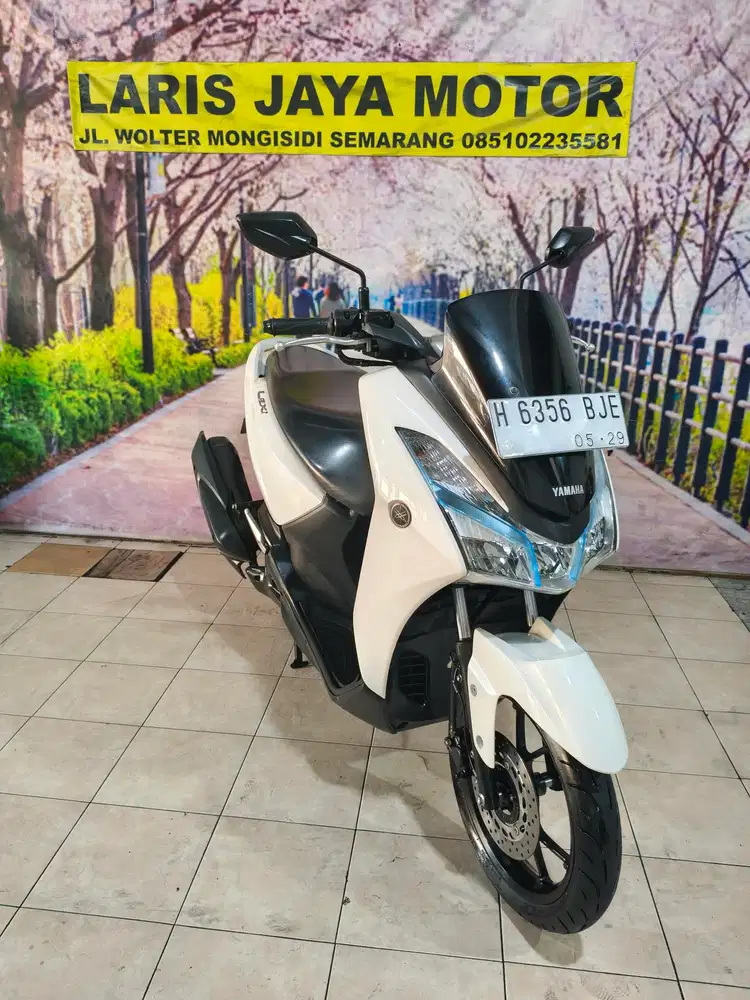 Lexi istimewa tangan pertama