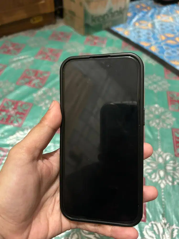 Ip 15 basic warna hitam