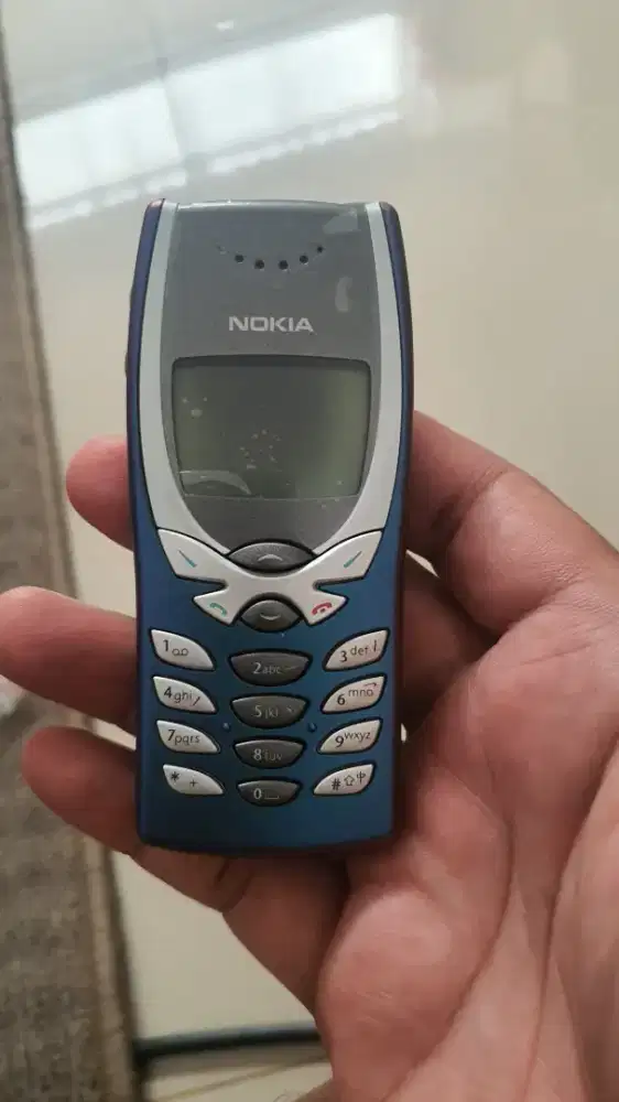 Handphone nokia 8250