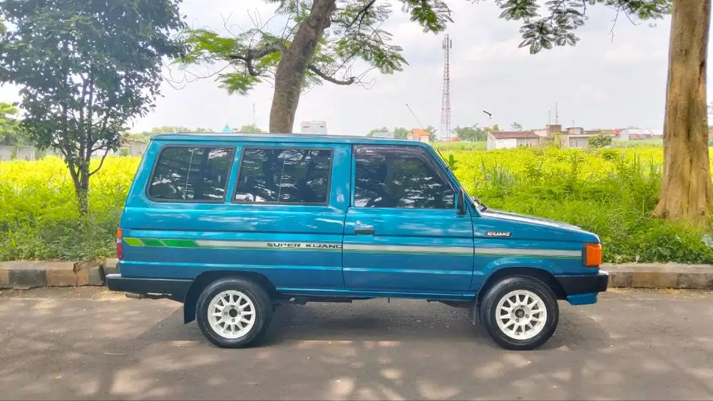 Toyata Kijang Super