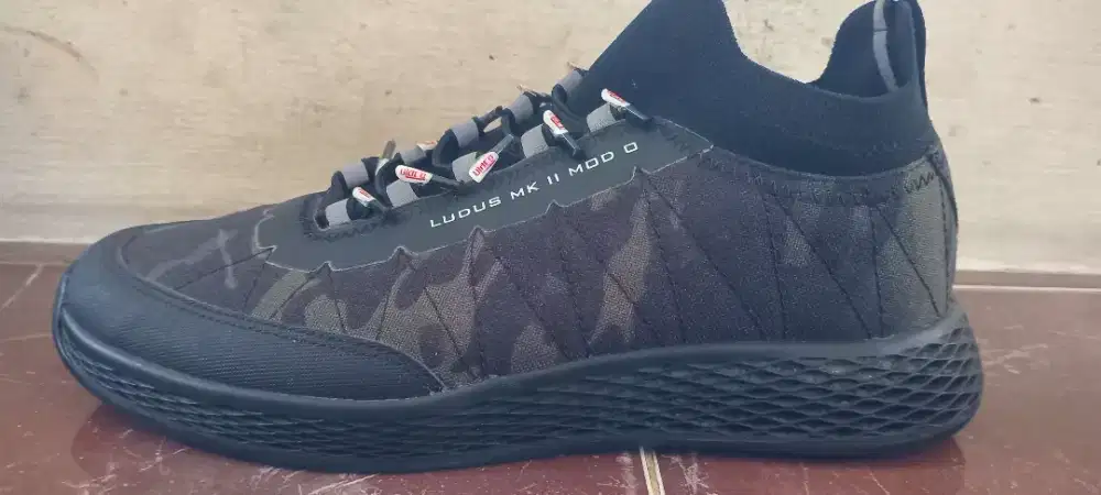 sepatu merk parabellum