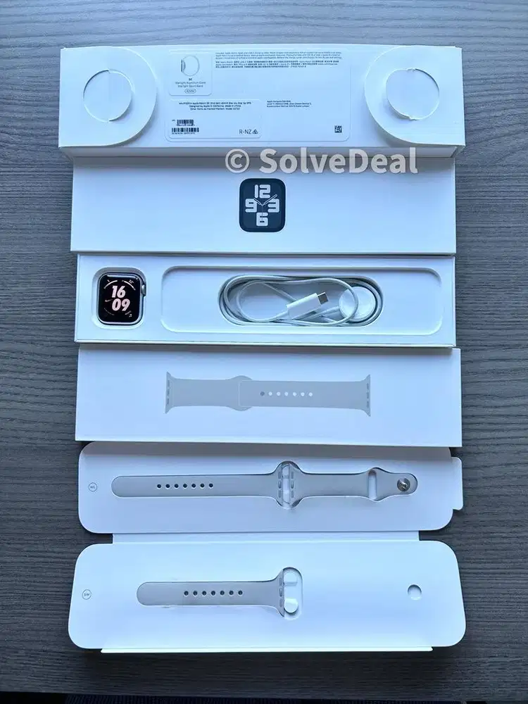 Apple Watch SE Gen 2 40mm Starlight Smartwatch
