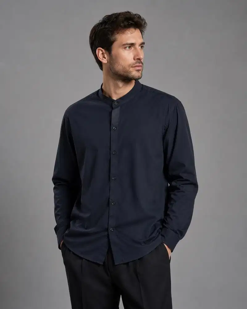 Kemeja Pria Uniqlo Navy Lengan Panjang
