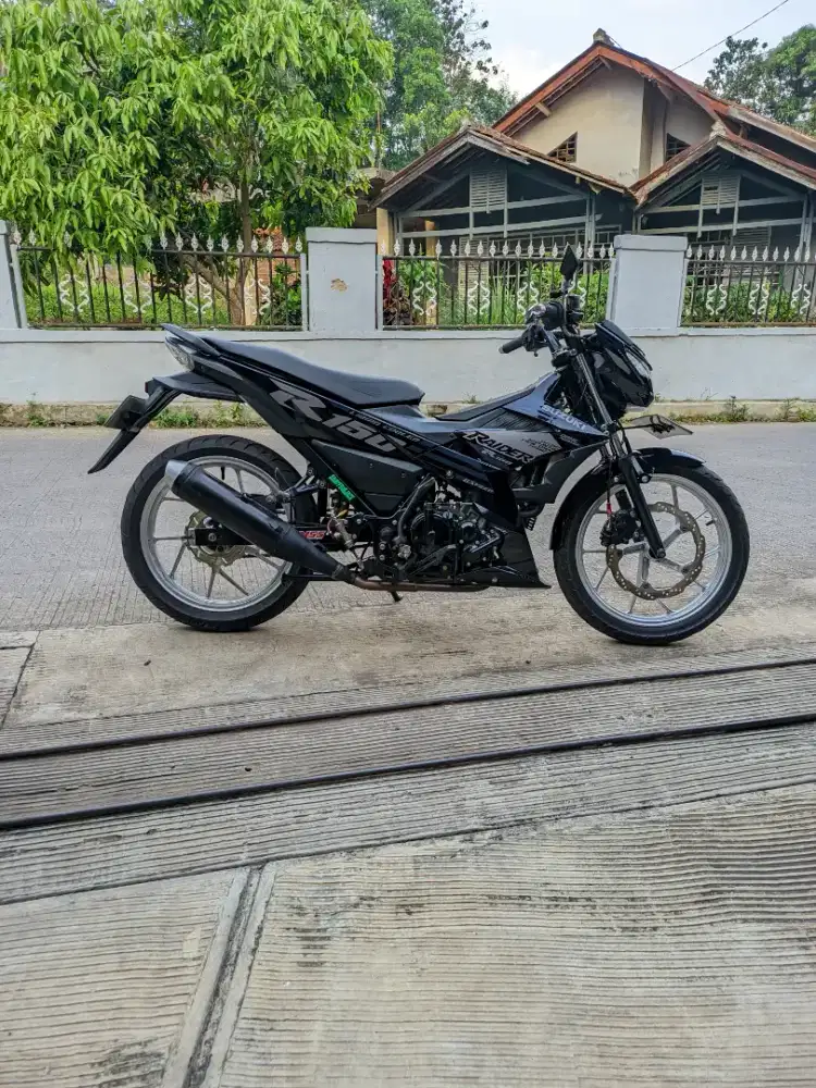 Suzuki satria fu fi