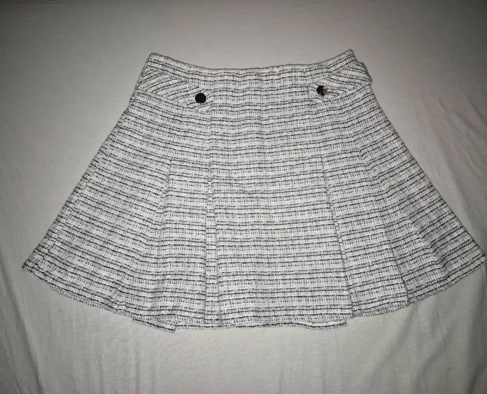 Hello, Bundas! Yuk sempunakan outfit