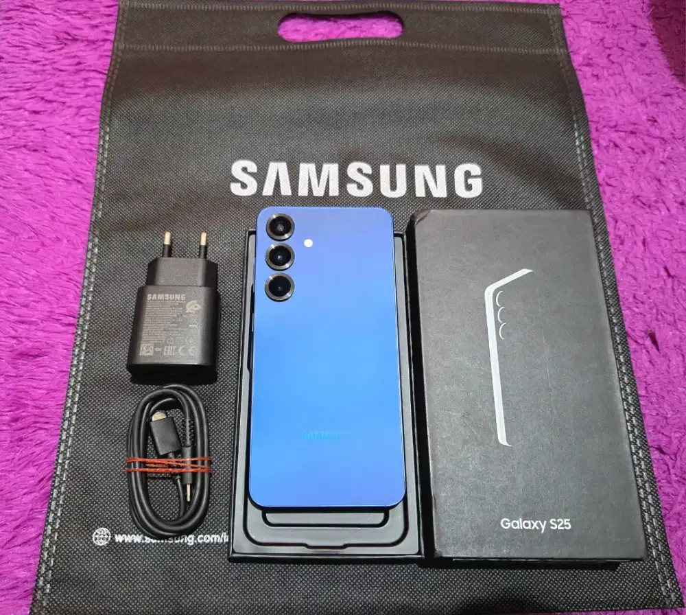 Samsung S25 Basic 12/256 GB Fullset Mulus