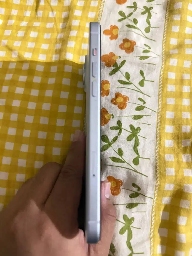 JUAL IPHONE 15+ 128GB IBOX (KONDISI MASIH MULUS TIDAK LECET)