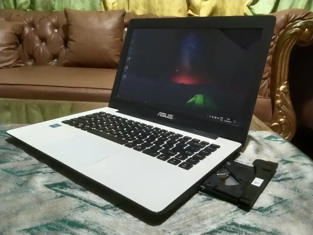 Laptop Asus X453S Ram 8Gb Hdd 500Gb Slim Desain