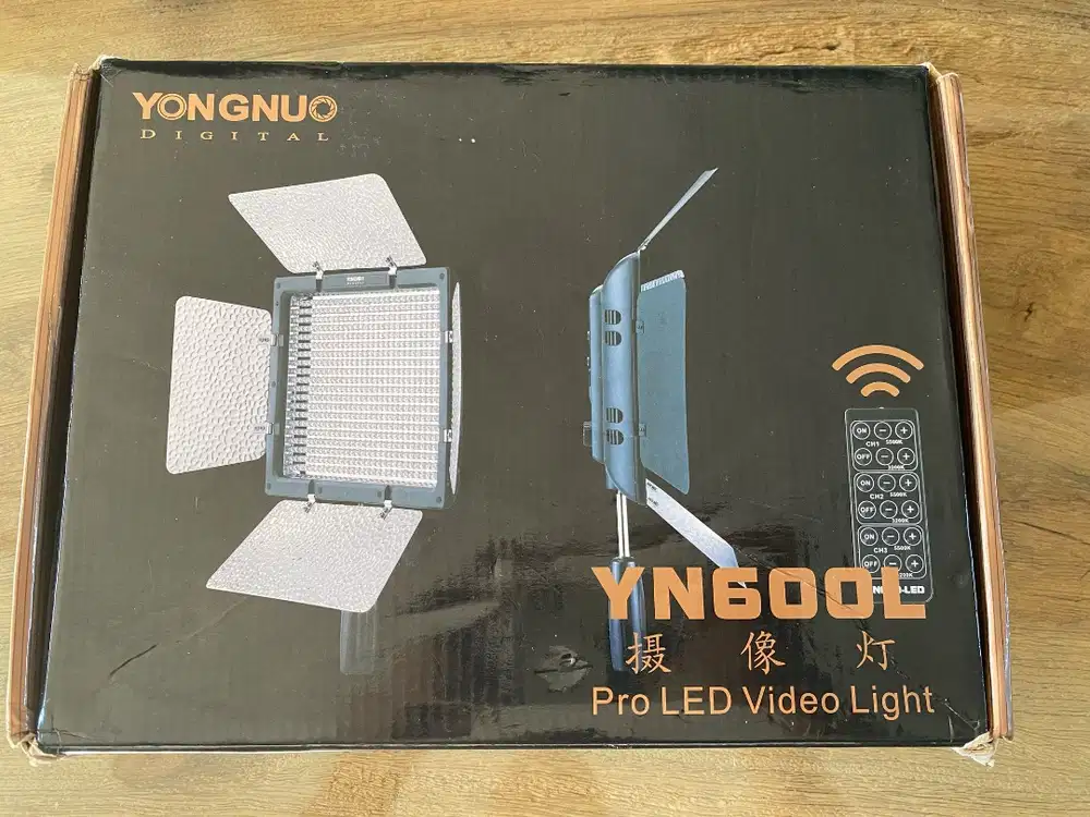Set of 4 Yongnuo YN600L Pro LED Video Lights