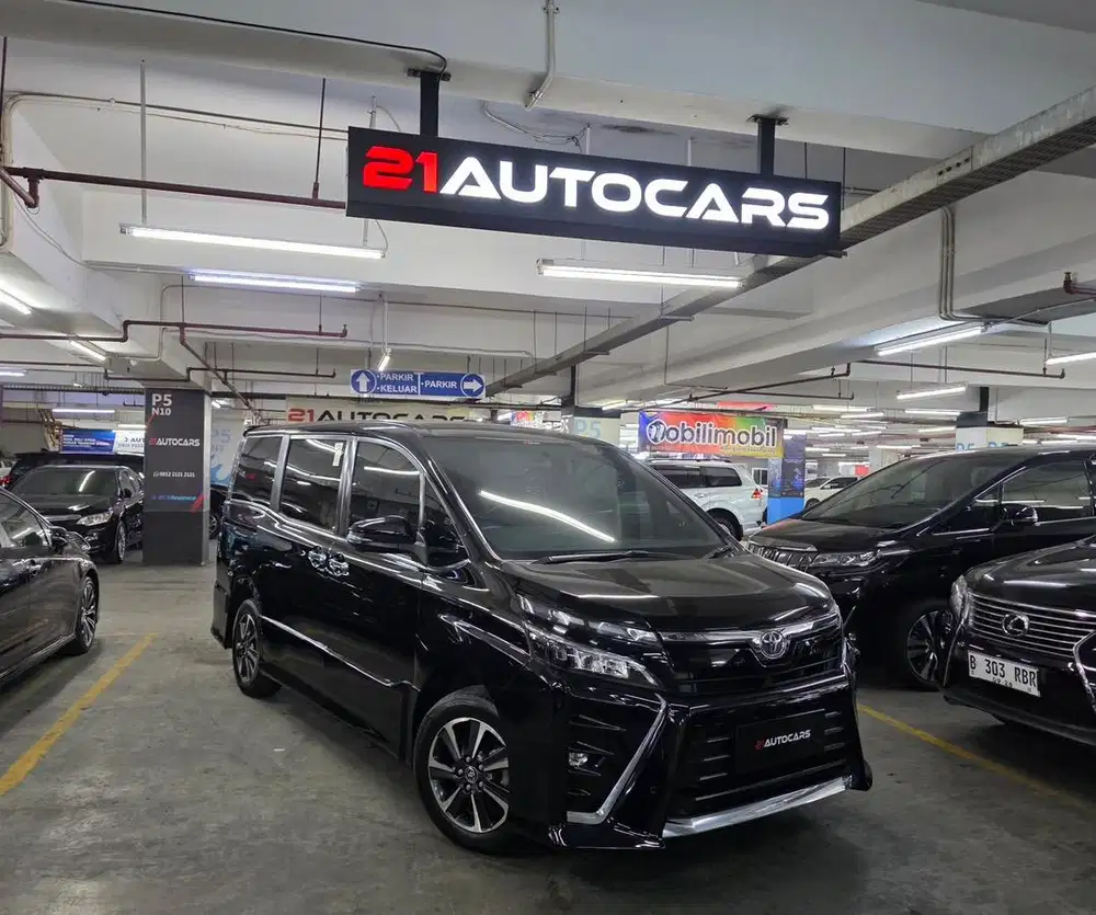 TOYOTA VOXY 2.0 AT 2021