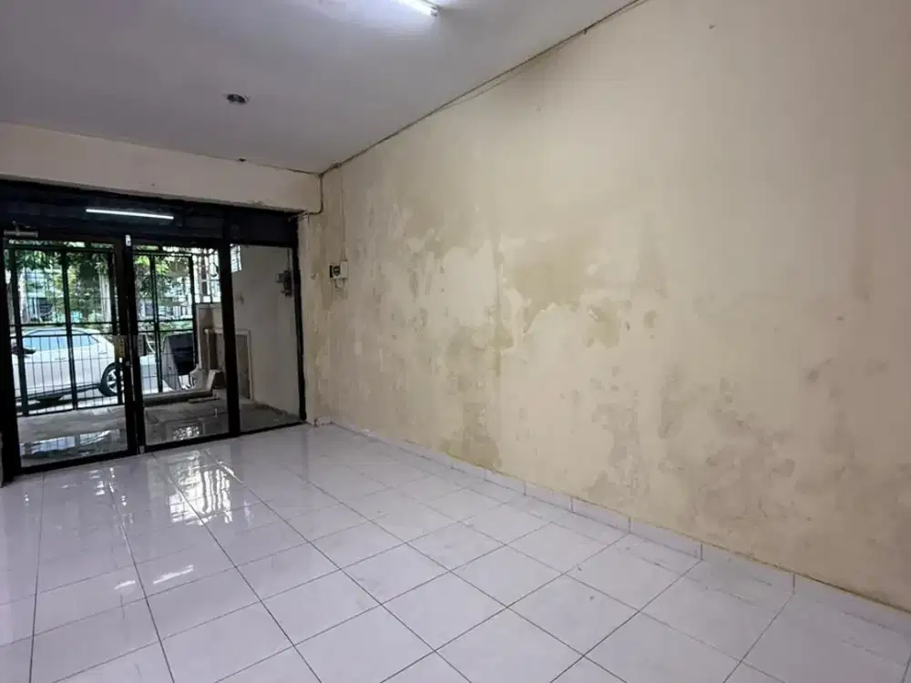 Bangunan cocok untuk usaha di Jalan Mayjend Sutoyo