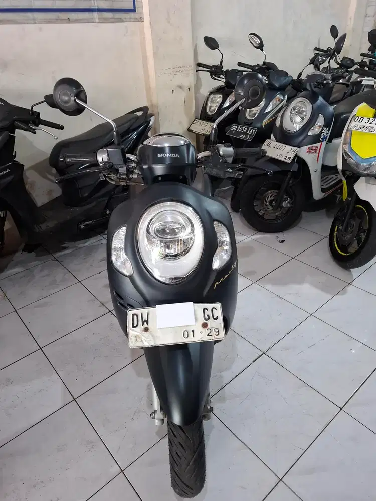 Honda Scoopy 2023 hitam plat DW