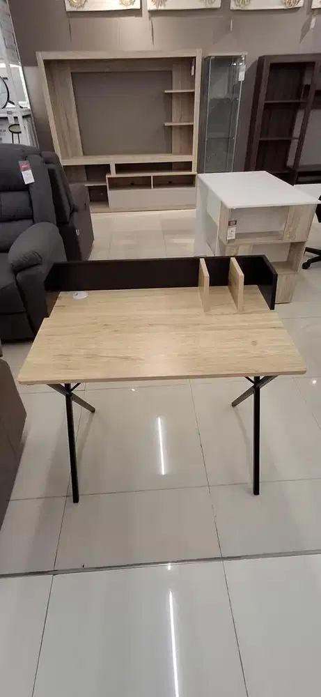 Meja Belajar Ferdian Oak