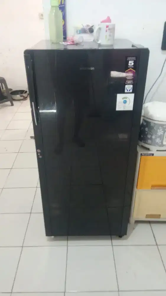 KULKAS POLYTRON TERBARU 180LITER