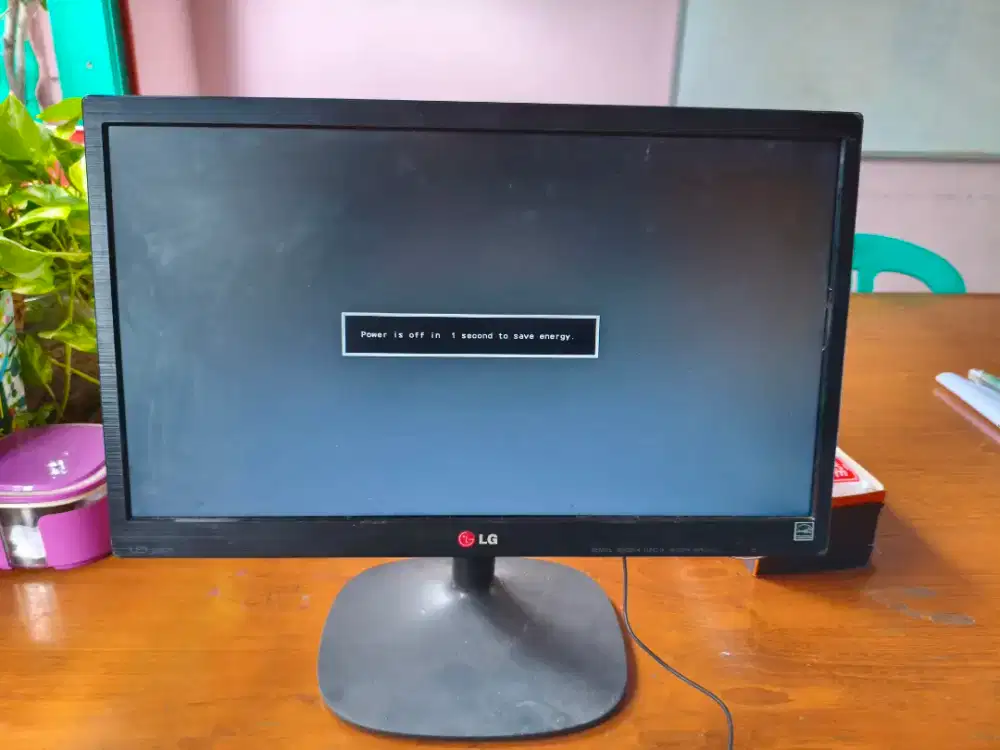 Monitor lg 20 inchi