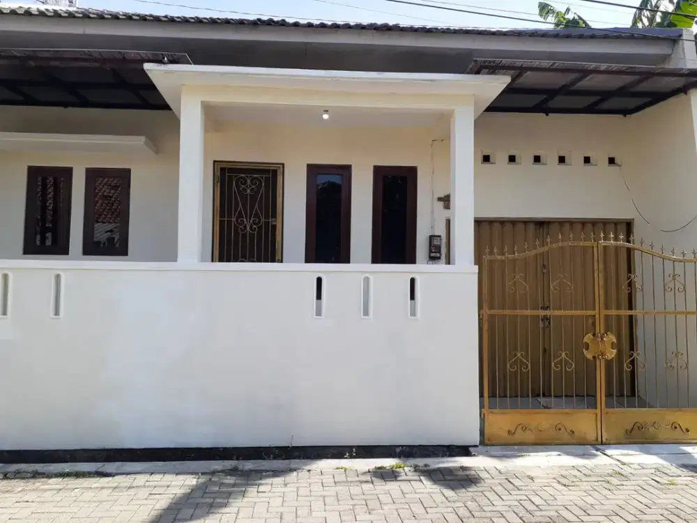 Rumah siap huni dan nyaman Tanah Mas Semarang – 9982