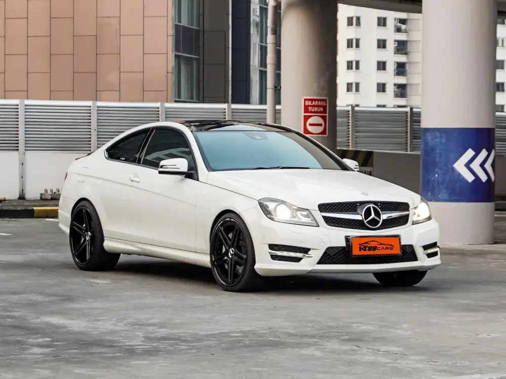 Mercedes Benz C250 Coupe AMG 2011