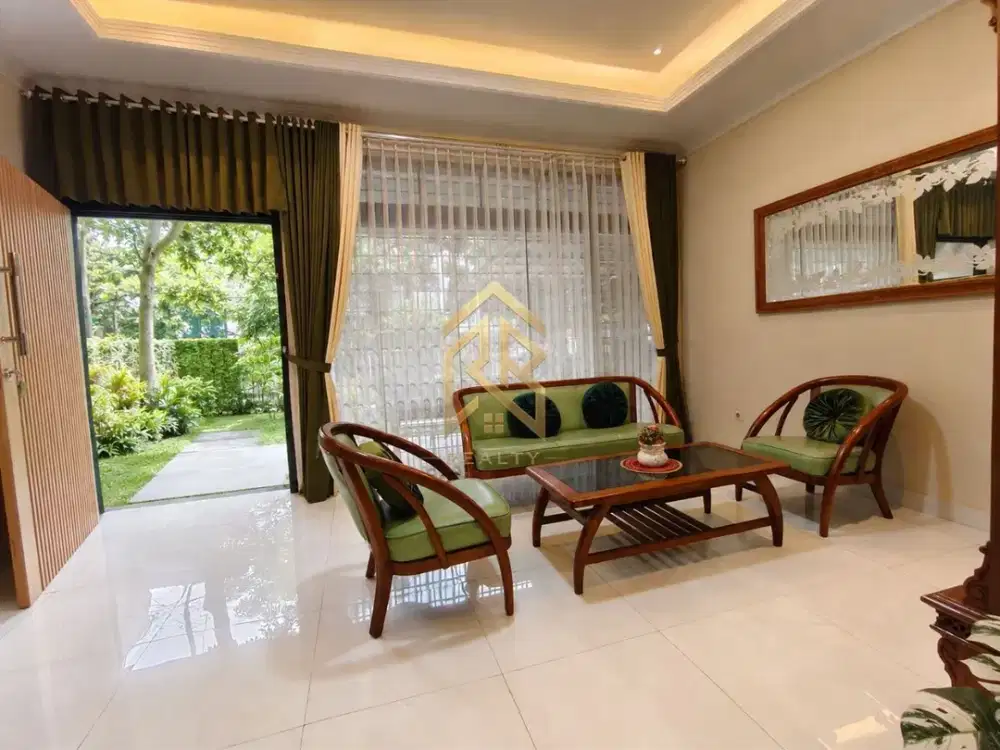 Rumah Strategis Pusat Kota di Sayap Riau Re. Martadinata Dekat Dago Bandung
