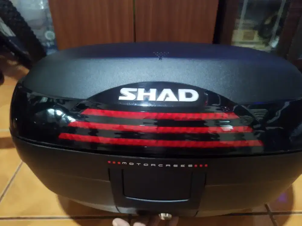 Box Shad 46 like new