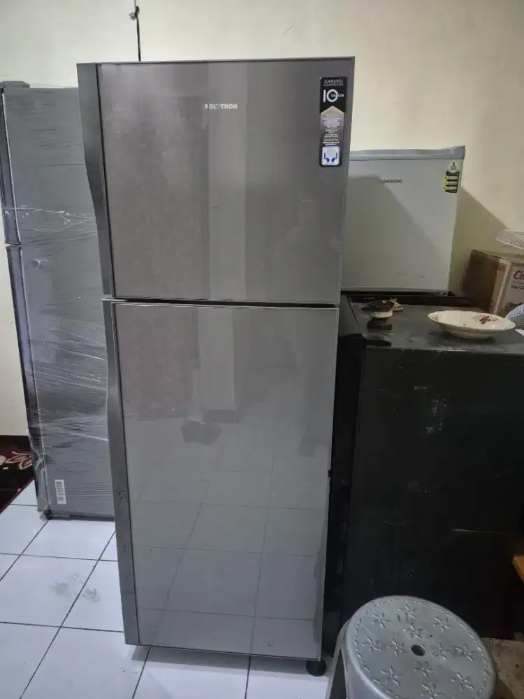 Kulkas 2pintu polytron inverter siap pakai