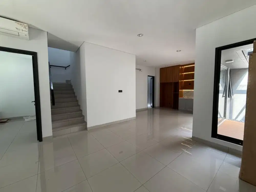 Rumah Summarecon Bandung Genova Disewakan 4+1 KT Carport 2 Mobil