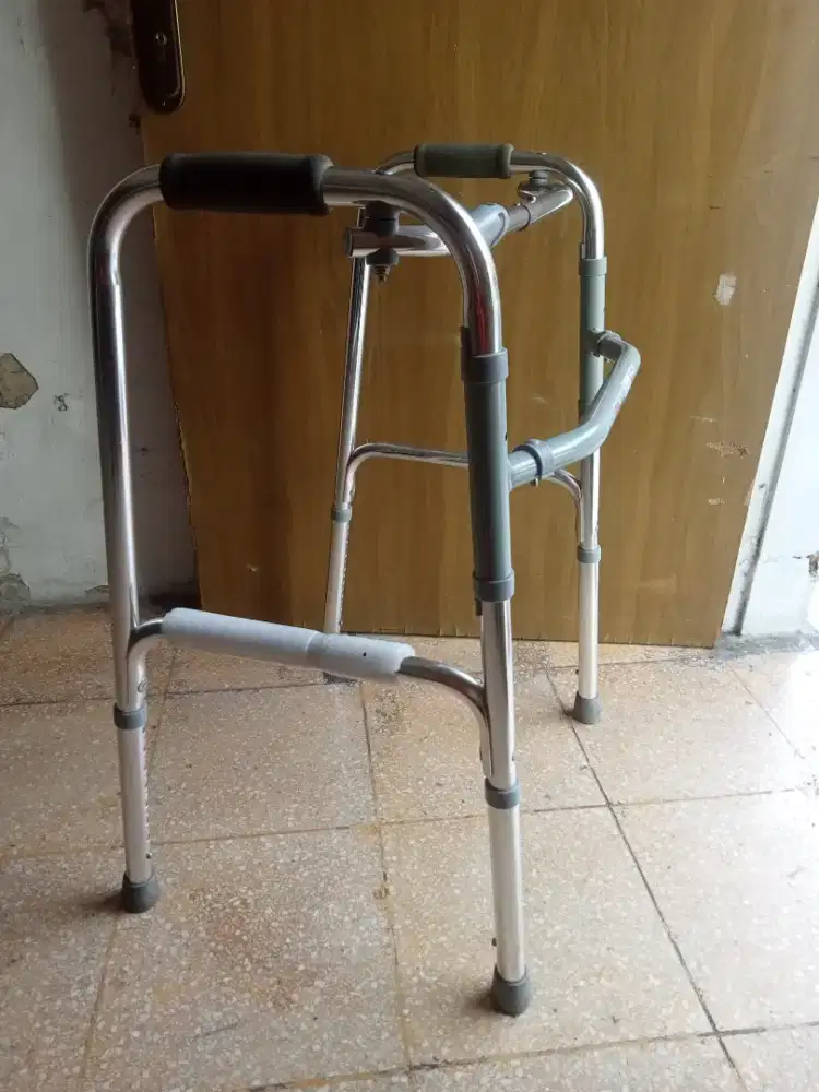 Jual alat kesehatan untuk jalan orang sakit kaki harga rp.325000