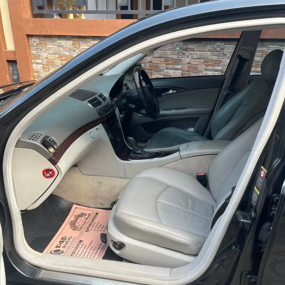 Mercedes-Benz E200K 2005 Bensin