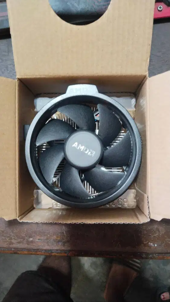 Kipas Prosesor AMD Wraith Stealth