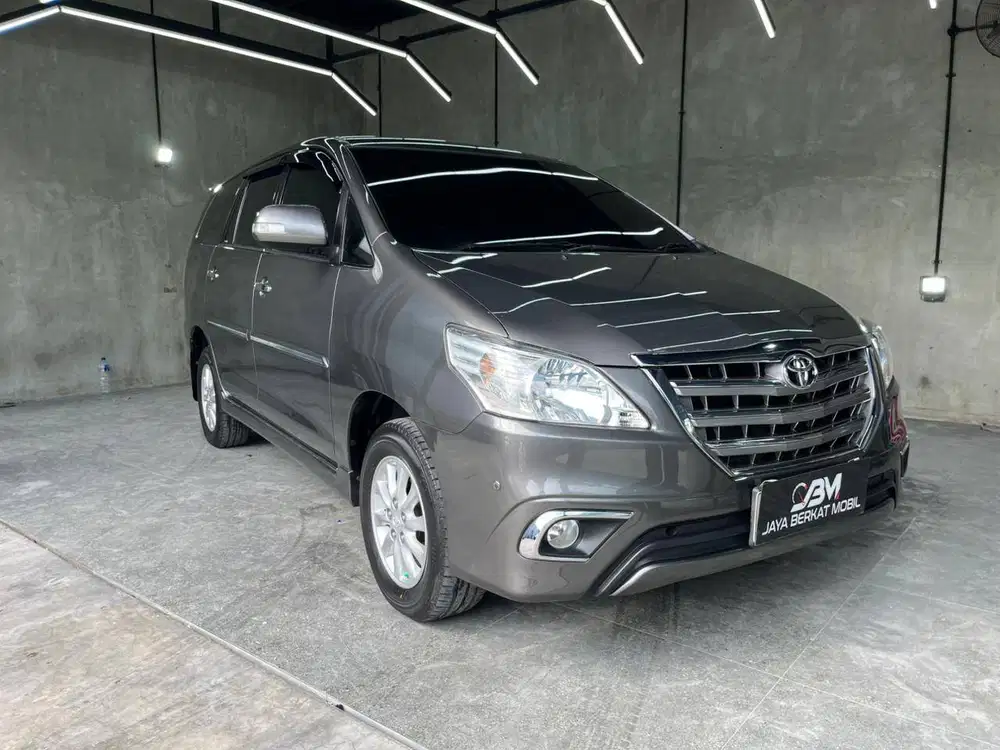 TOYOTA INNOVA 2.0 V MT 2013
