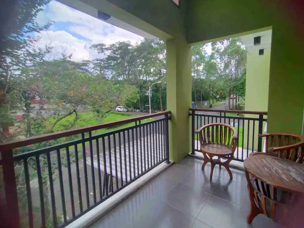 Rumah Banyak Kamar di BSB City