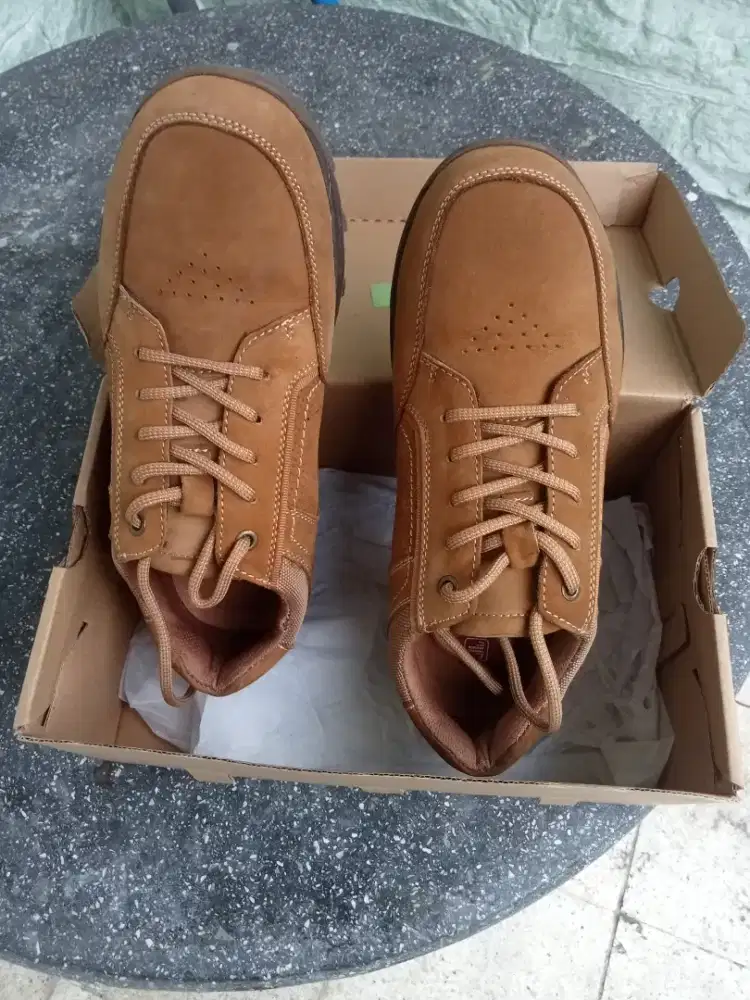 Dijual cepat sepatu pria  merk jim Joker Asli no.41..harga rp.750000.