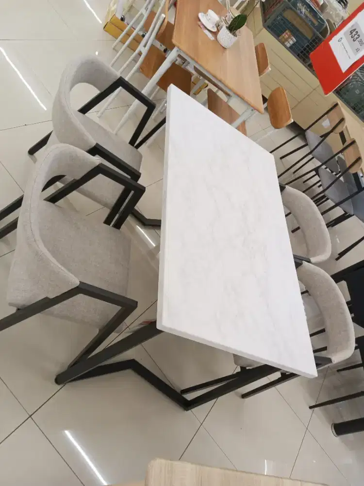 SET MEJA MAKAN MINIMALIS