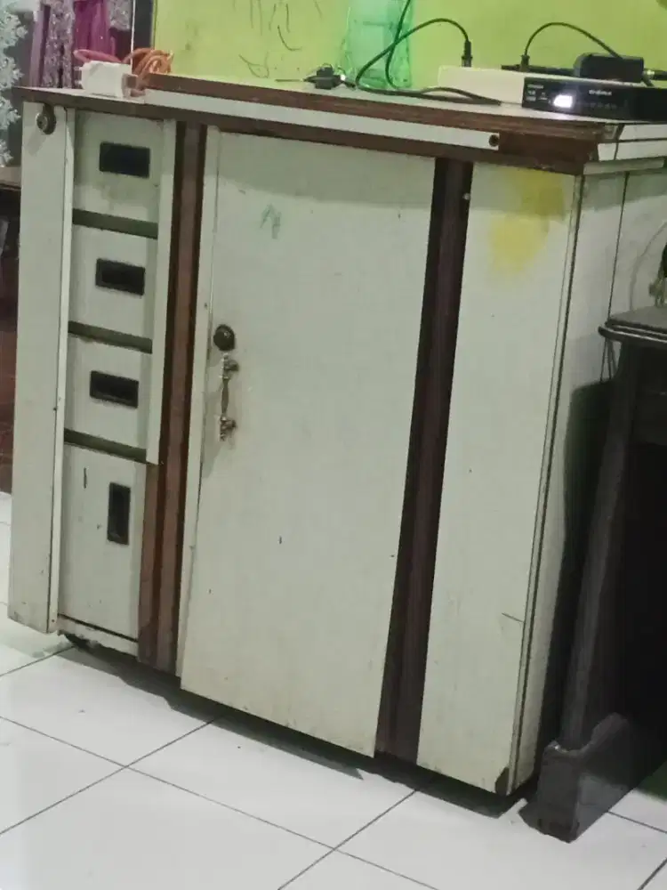 Mesin jahit .belum pernah di pake ...BS manual dan listrik