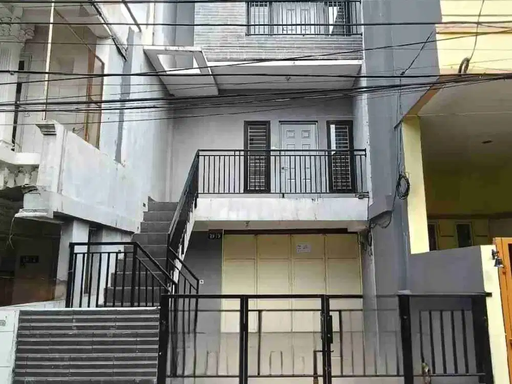 Rumah minimalis 3 lantai rapih siap pakai disewakan Sunter Jakarta Utara