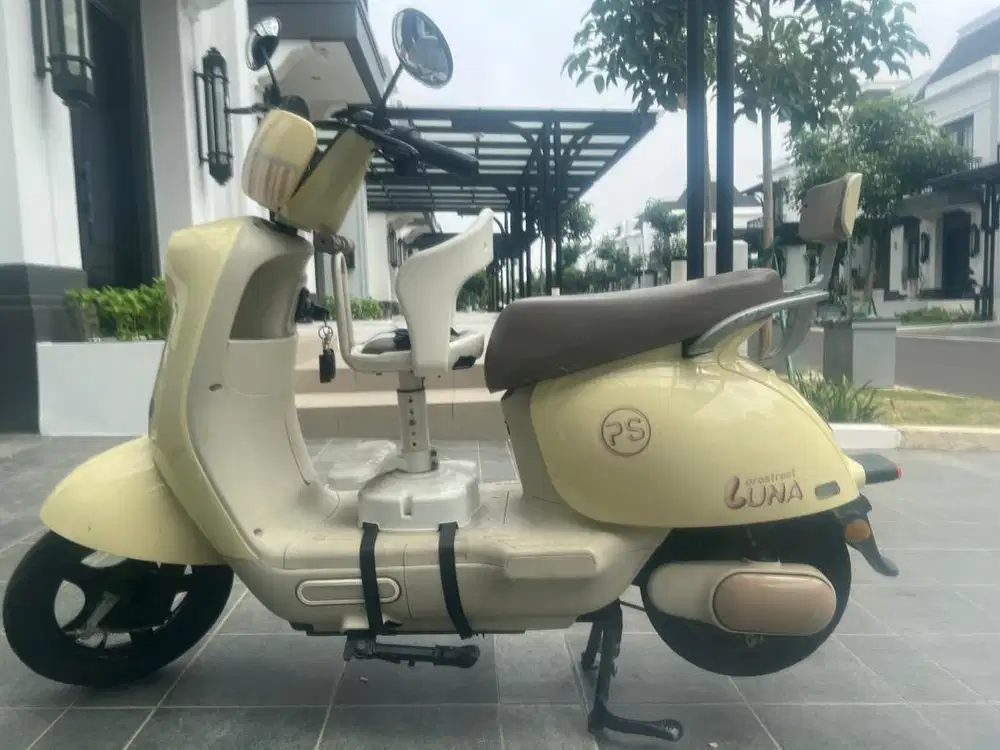 Sepeda Listrik Merk Pro Street Luna Warna Cream