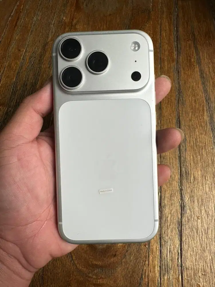 Iphone 17 Pro Silver 256 GB Ibox Garansi on