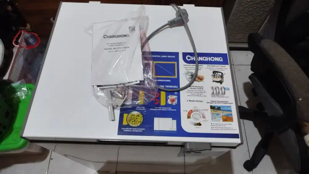 Chest Freezer Changhong FCF136DW, 110 Liter.