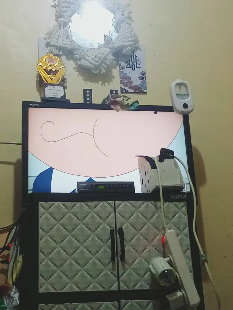 tv Aquos 24 inc tinggal pakai